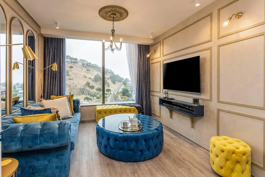 Luxurious 1 Bed Apartment With Stunning Views Cape Town