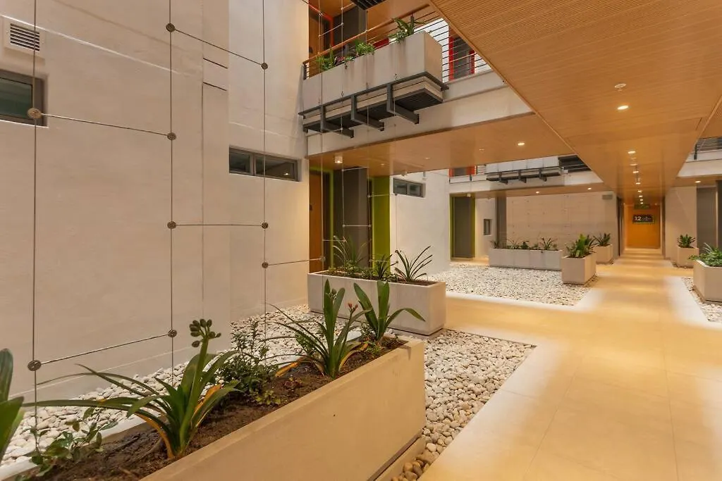 Luxurious 1 Bed Apartment With Stunning Views Cape Town